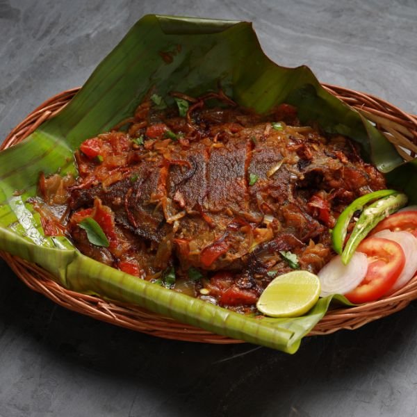 Karimeen Pollichathu food of kerala